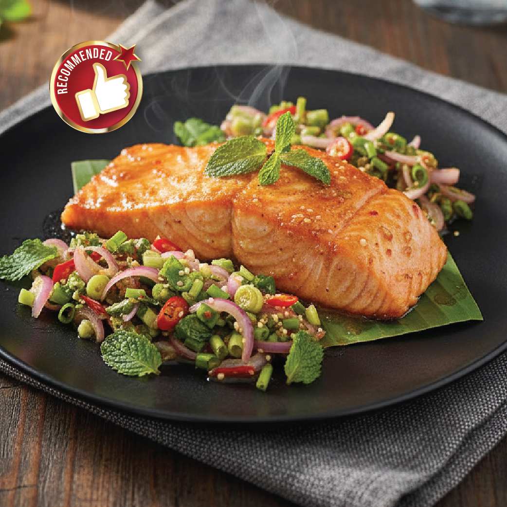 Spicy Salad with Grilled Salmon 